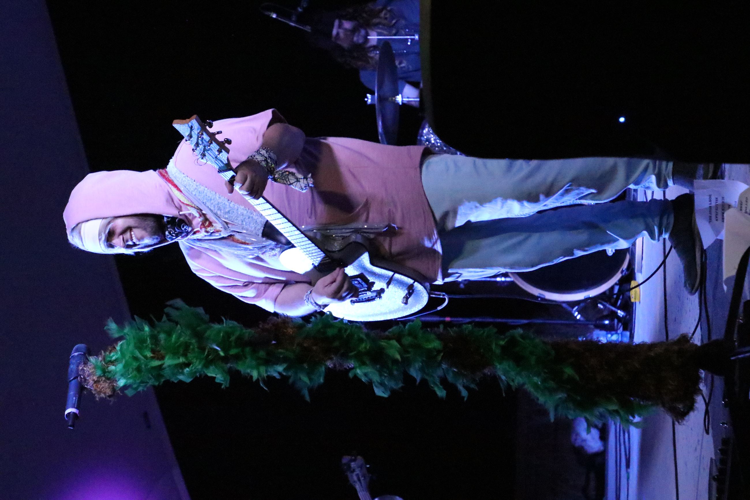 Doctor Zarr performing