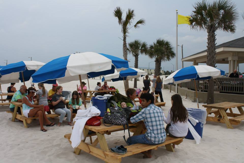 photo of crowd at the event