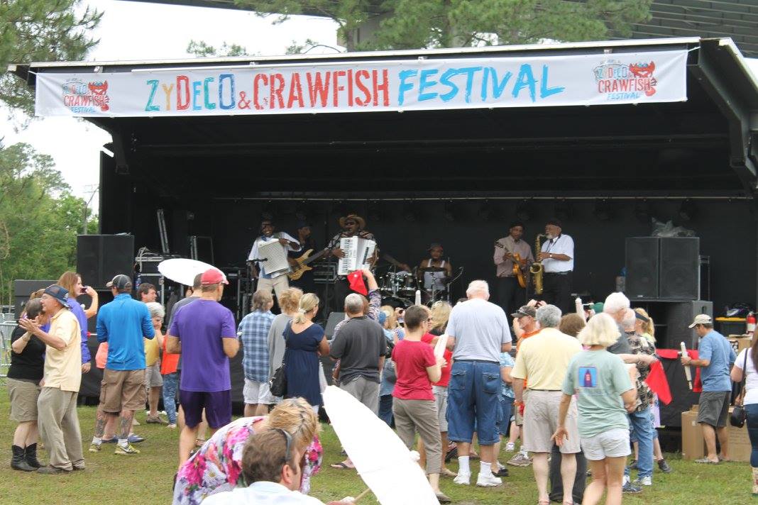 people dancing to the band