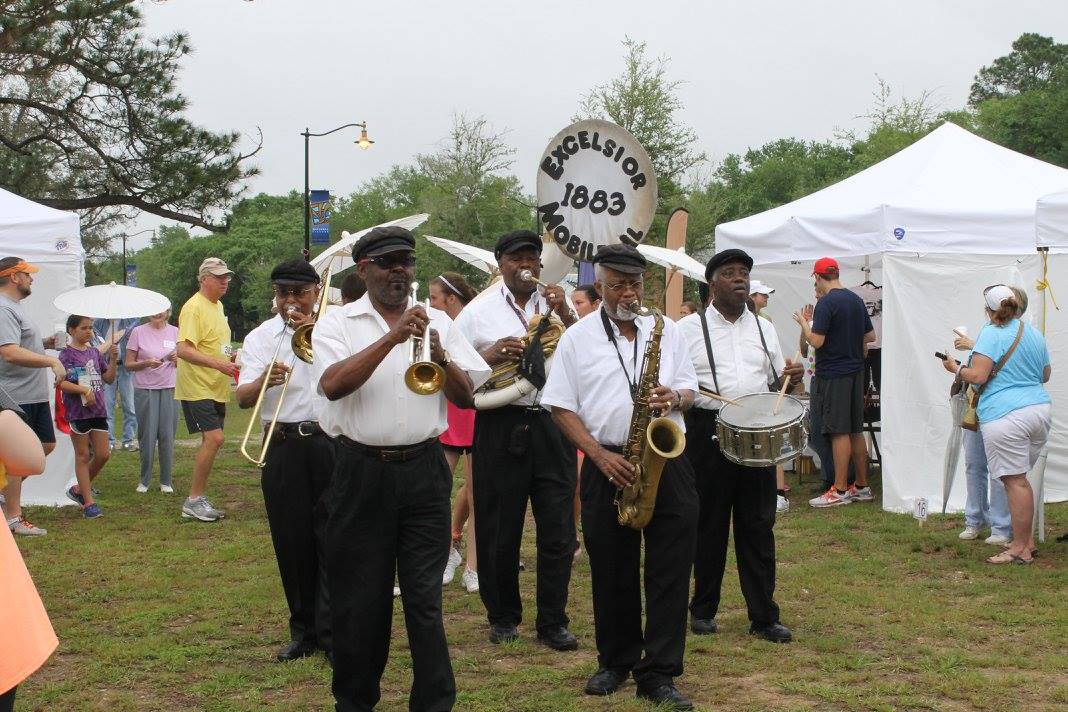 second line band performing