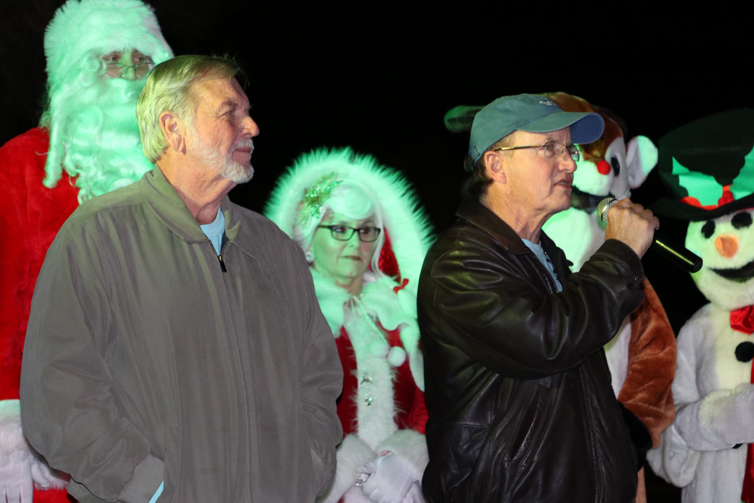 the mayor making an announcement 