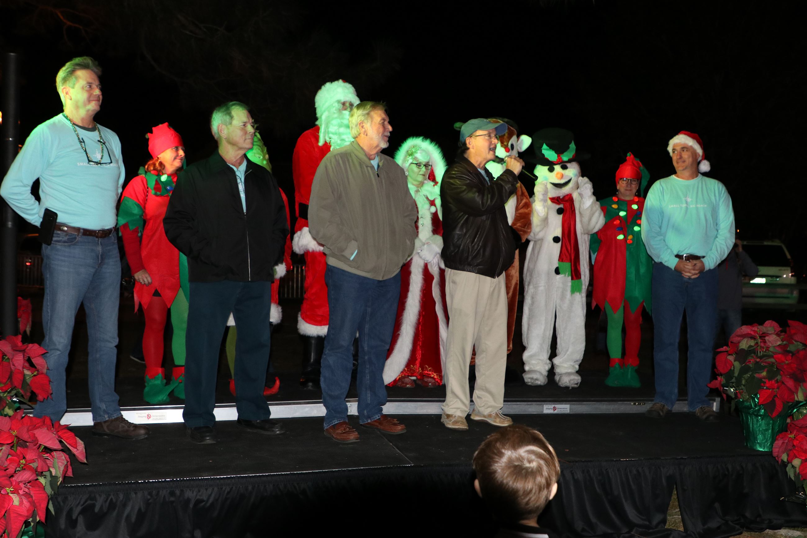 the mayor making an announcement 