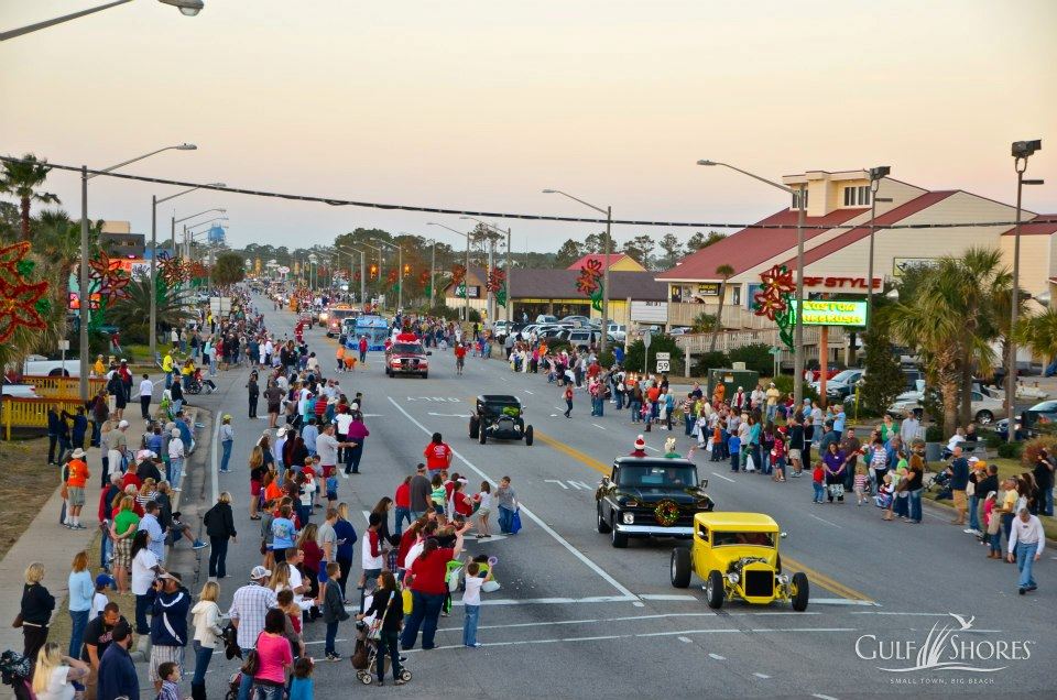 parade floats going down highway 59