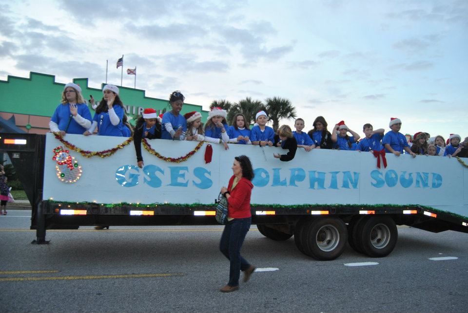 parade float on highway 59