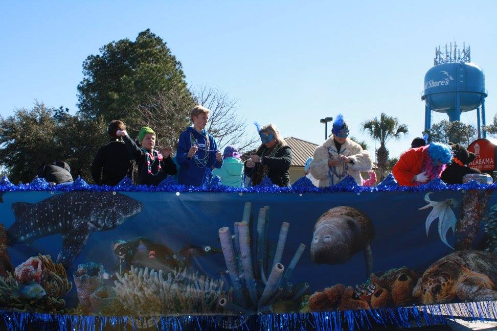 parade float making its way down Highway 59