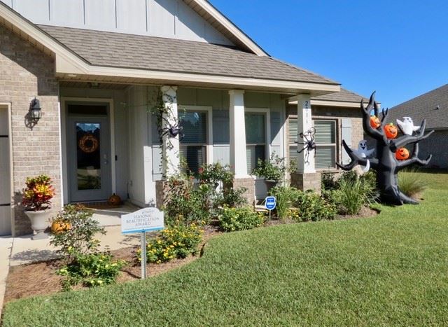 Robert Lee, Michael Deal, Jackson Lee, Jordan Lee and Saebel receiving the Beautification Award